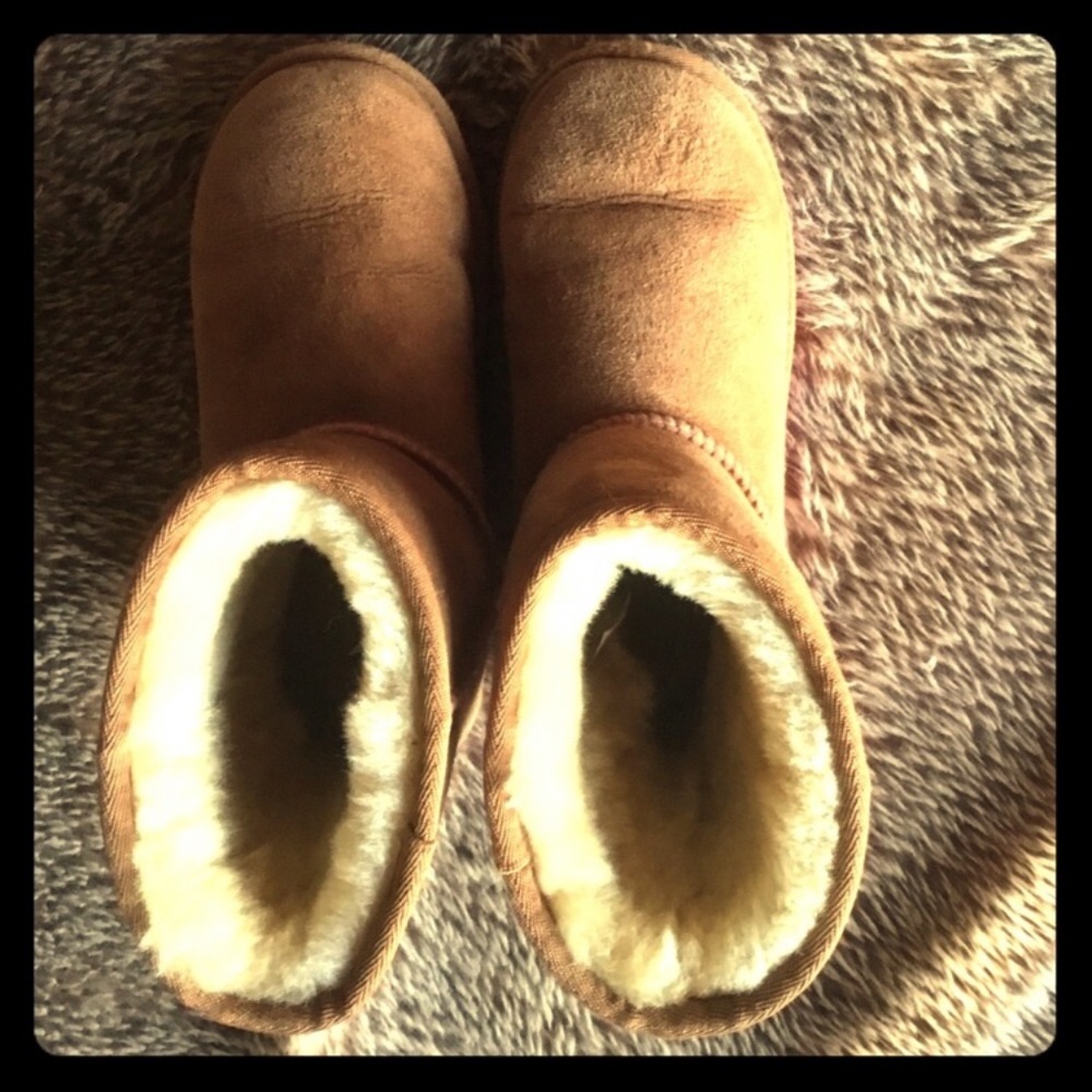 Girls size 4 Ugg boots